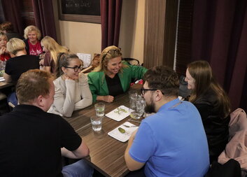 Účastníci Sion Charity Cupu poměřili svoje znalosti v hospodském kvízu